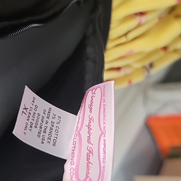 PUG Alice in Wonderland print yellow and black peasant top dress XL - Picture 6 of 6